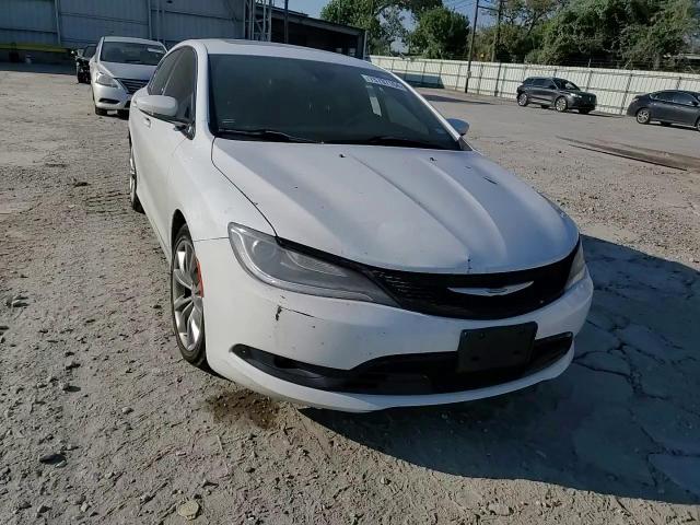 2015 Chrysler 200 VIN 1C3CCCBB4FN538446 Copart auction photo, side / front end damage thumbnail 10