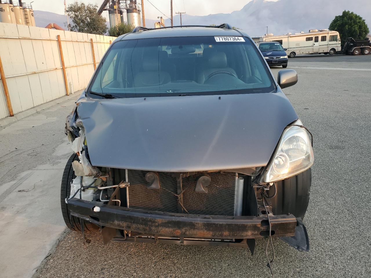 2005 Toyota Sienna VIN 5TDZA22CX5S371176 Copart auction photo, front end / minor dent/scratches damage thumbnail 5