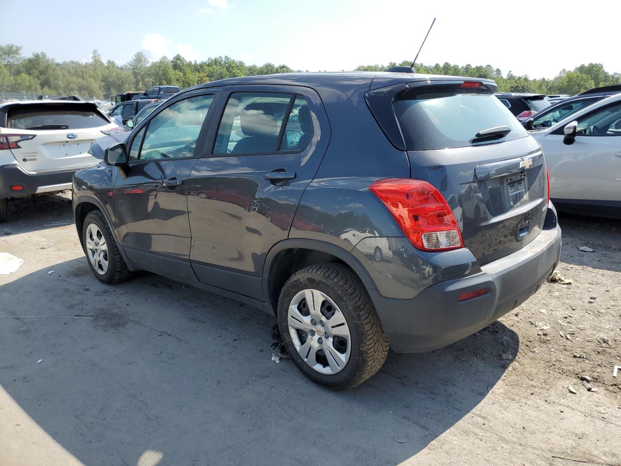 2016 Chevrolet Trax VIN 3GNCJKSB5GL246129 Copart auction photo, front end / minor dent/scratches damage thumbnail 2