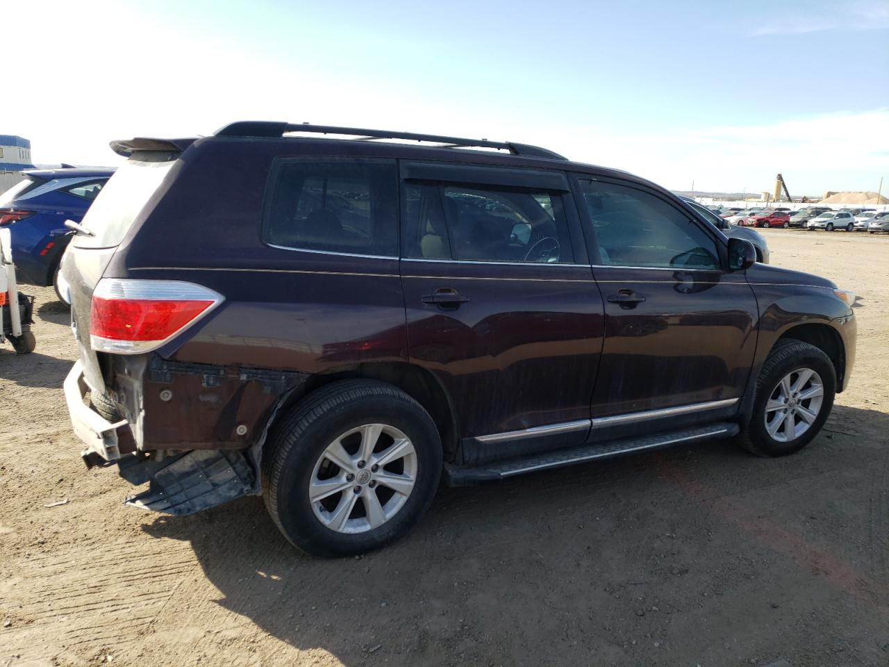 2013 Toyota Highlander VIN 5TDBK3EH6DS266421 Copart auction photo, front end / rear end damage thumbnail 3