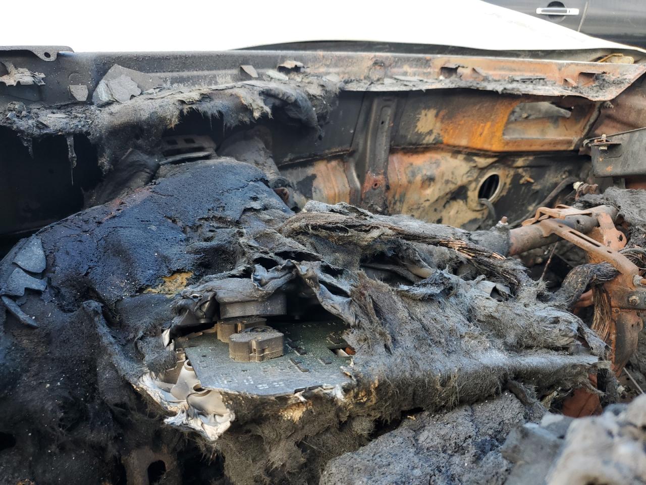 2018 KIA Sportage VIN KNDPM3AC2J7317249 Copart auction photo, burn damage thumbnail 9