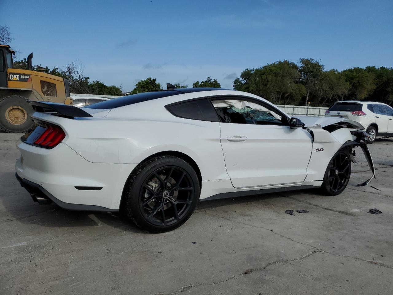 2022 Ford Mustang VIN 1FA6P8CFXN5121946 Copart auction photo, front end / rear end damage thumbnail 3