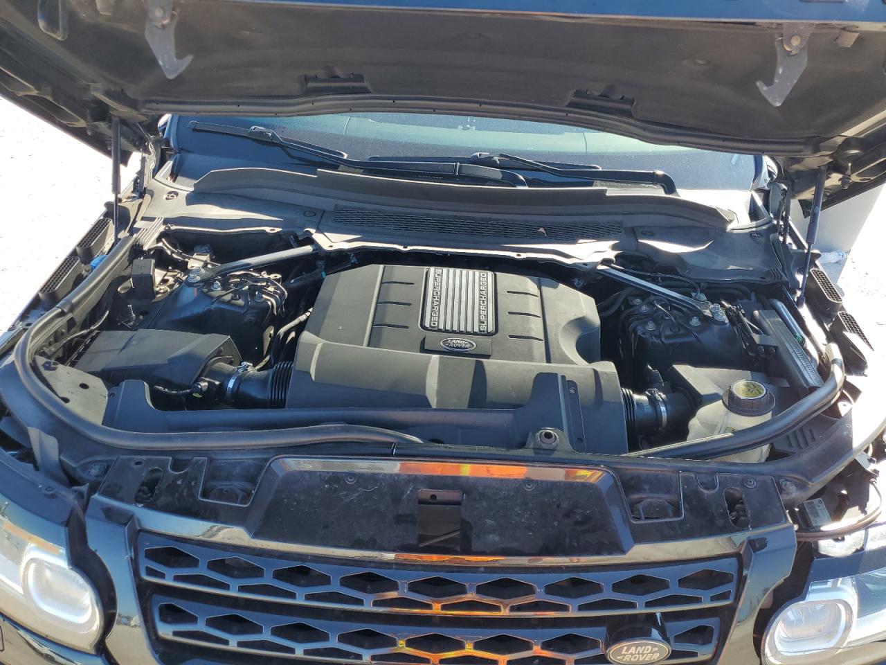 2015 Land Rover Range Rover VIN SALWR2VF8FA541737 Copart auction photo, front end damage thumbnail 12