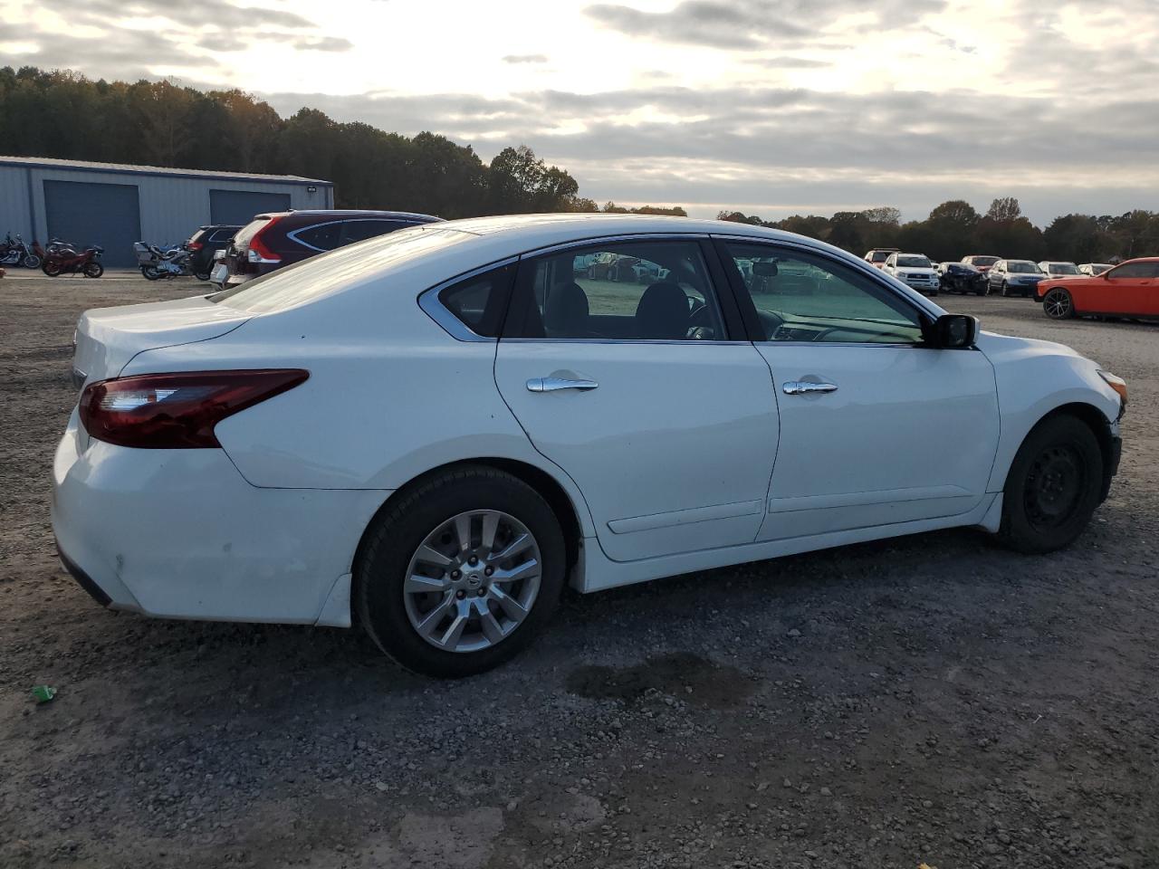 2018 Nissan Altima VIN 1N4AL3AP1JC296385 Copart auction photo, front end damage thumbnail 3
