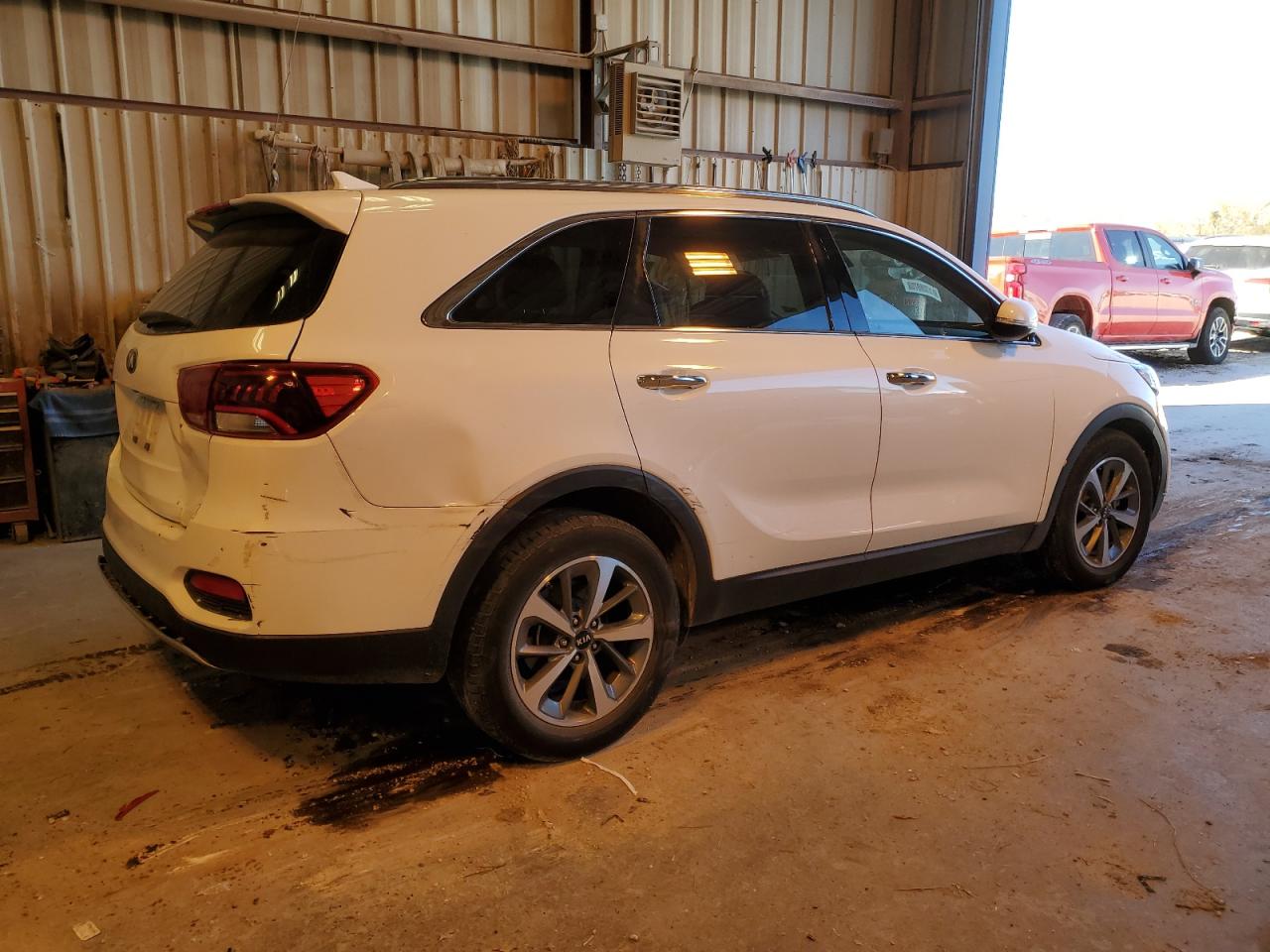 2019 KIA Sorento VIN 5XYPH4A58KG460948 Copart auction photo, side / rear end damage thumbnail 3