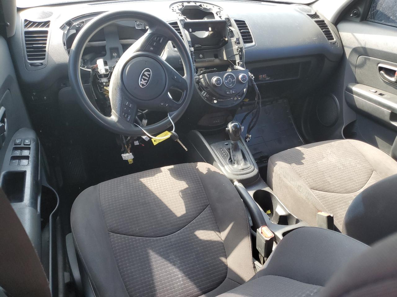 2013 KIA Soul VIN KNDJT2A5XD7485181 Copart auction photo, stripped damage thumbnail 8