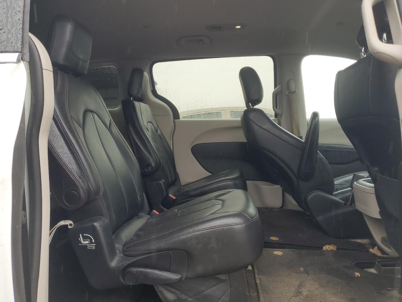 2017 Chrysler Pacifica VIN 2C4RC1BG4HR526390 Copart auction photo, water/flood damage thumbnail 11