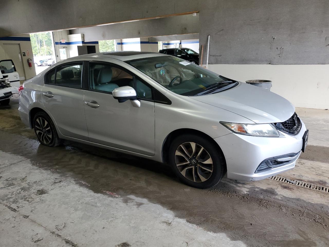 2015 Honda Civic VIN 19XFB2F86FE009945 Copart auction photo, side / undercarriage damage thumbnail 4