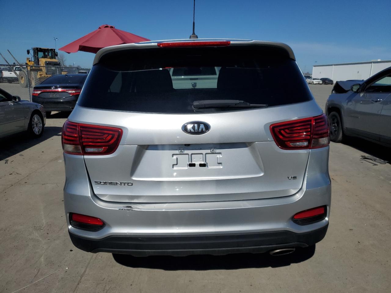 2019 KIA Sorento VIN 5XYPG4A5XKG495865 Copart auction photo, front end damage thumbnail 6