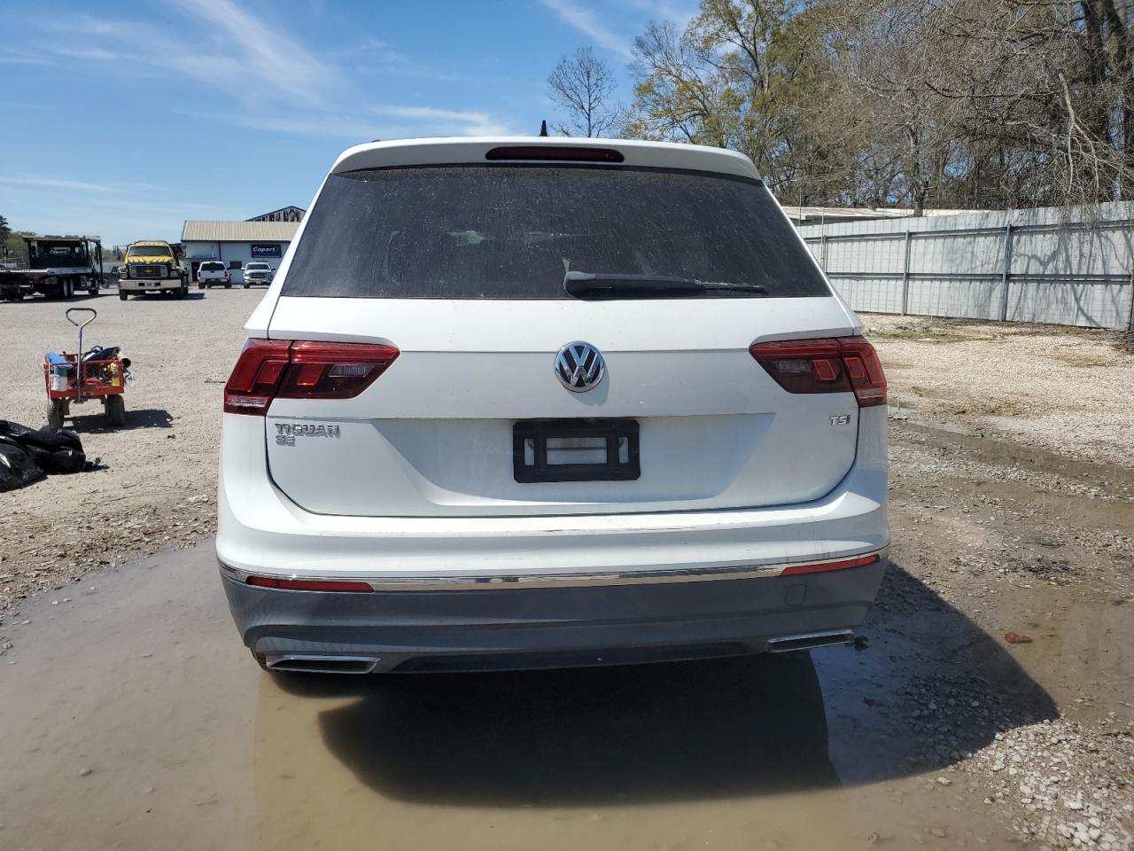 2018 Volkswagen Tiguan VIN 3VV3B7AX9JM167744 Copart auction photo, front end damage thumbnail 6