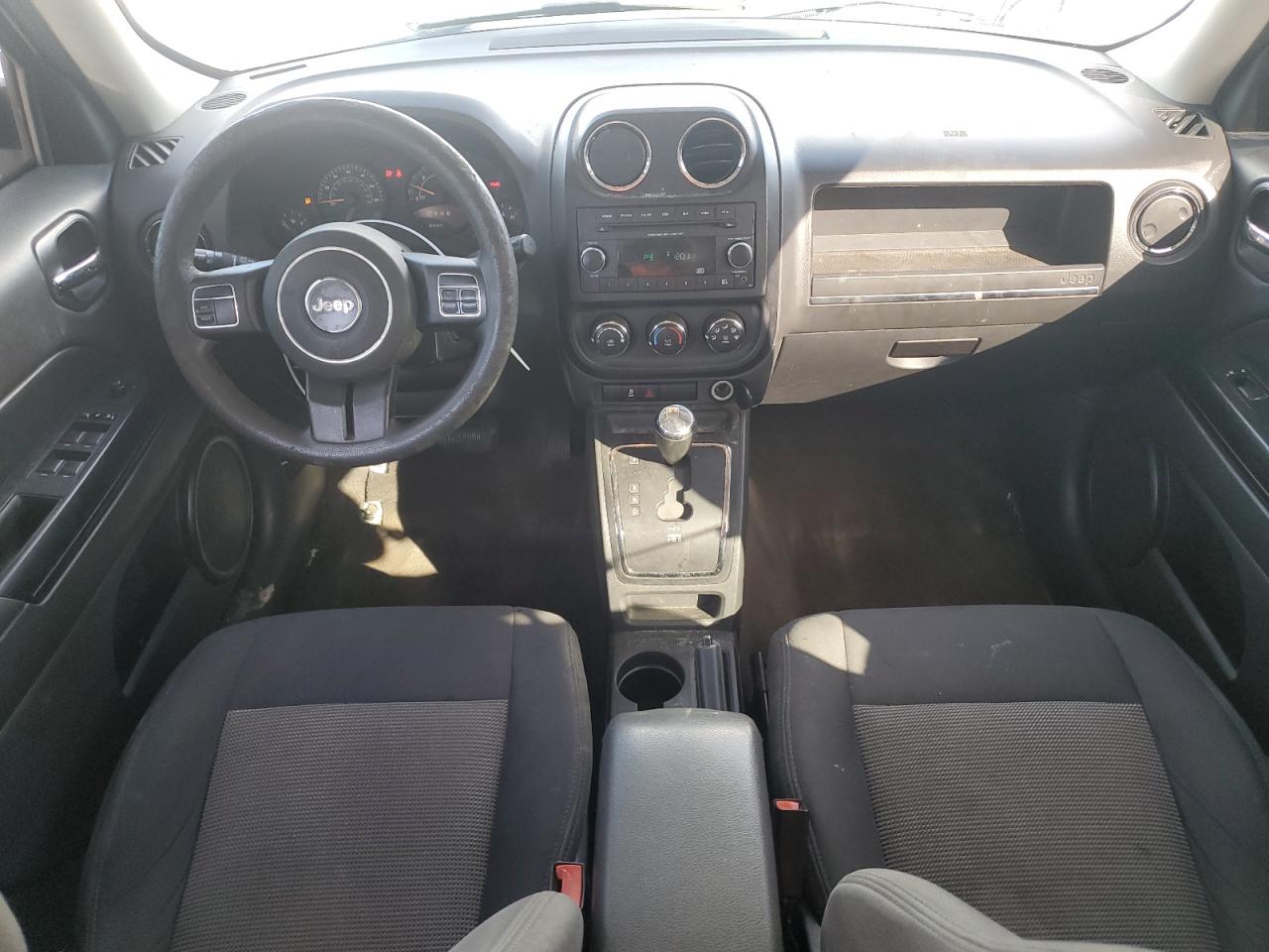 2015 Jeep Liberty (Patriot) VIN 1C4NJPBB2FD226357 Copart auction photo, minor dent/scratches / normal wear damage thumbnail 8