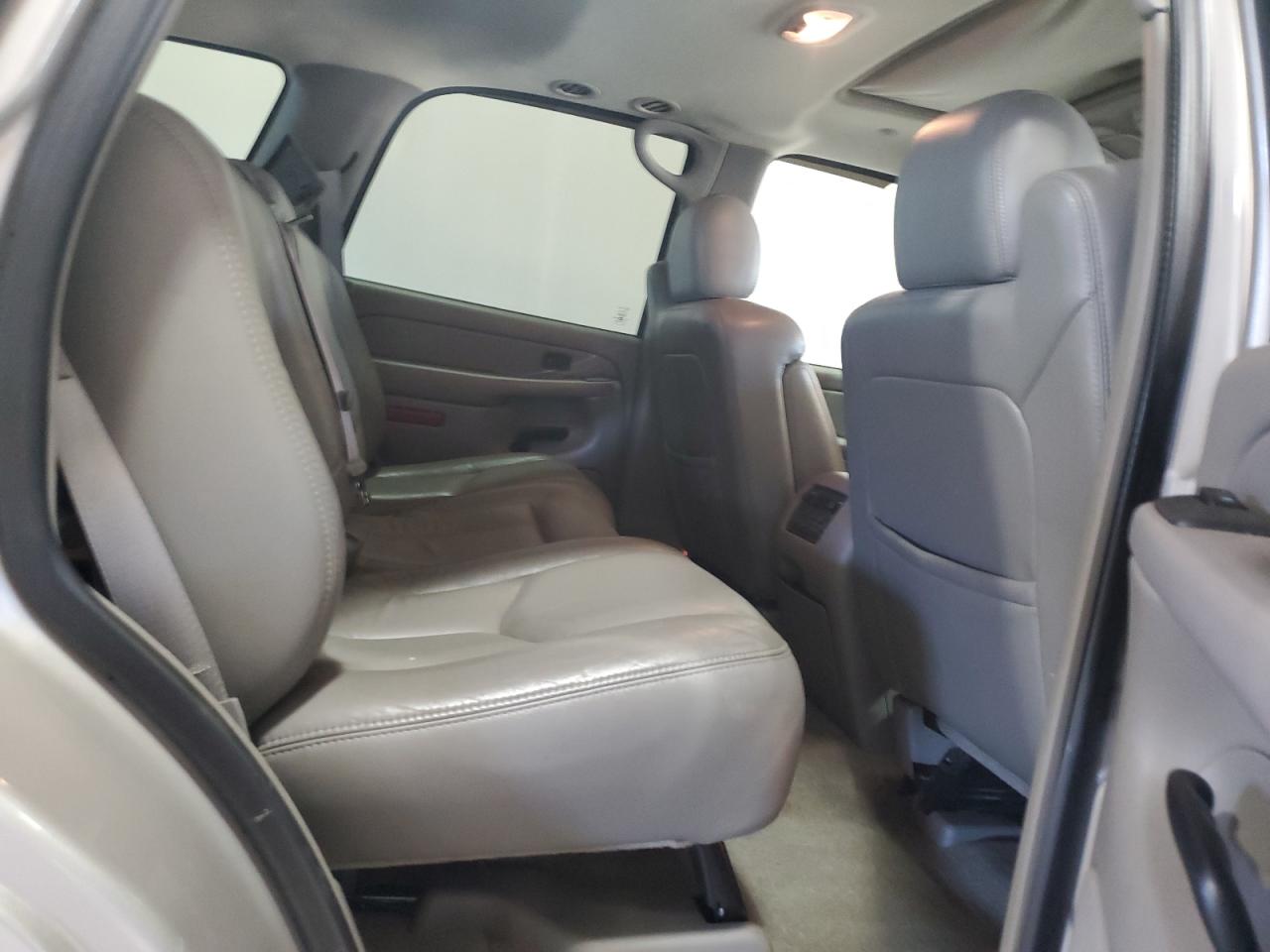 2004 GMC Yukon VIN 1GKEK13Z64J189869 Copart auction photo, front end damage thumbnail 11