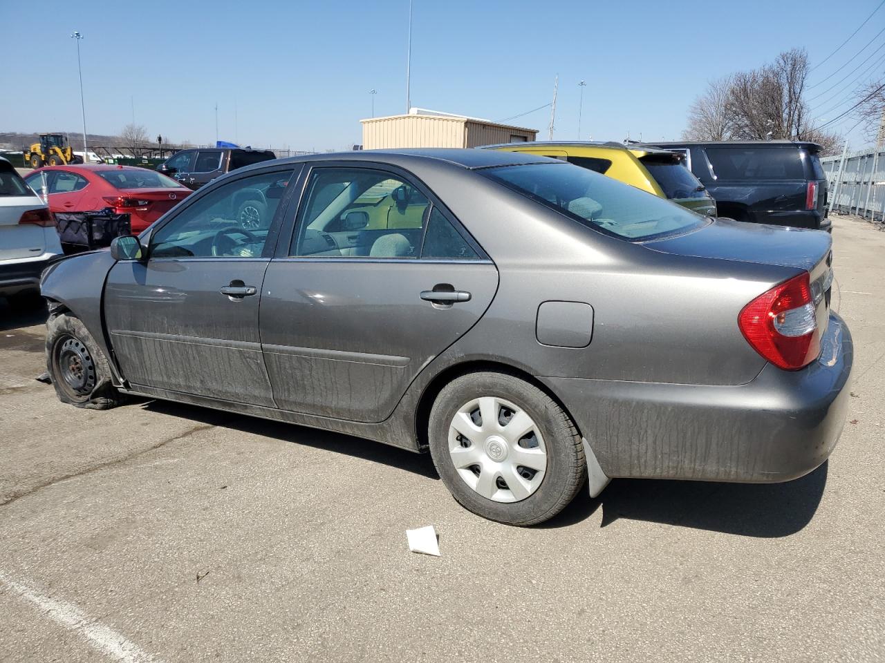 2004 Toyota Camry VIN 4T1BE32K74U915853 Copart auction photo, front end damage thumbnail 2