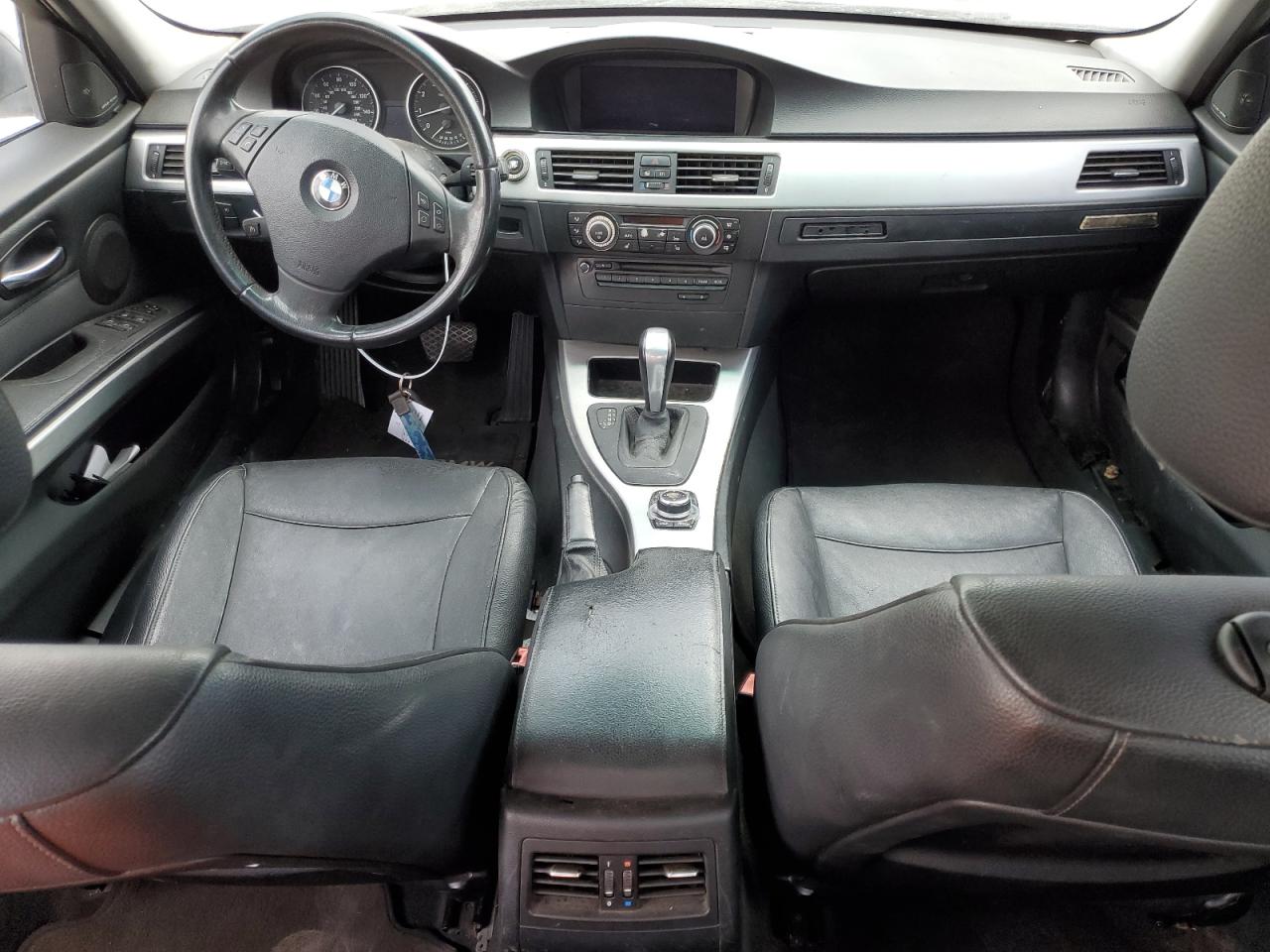 2011 BMW 3er VIN WBAPH7C56BE130729 Copart auction photo, rear end / minor dent/scratches damage thumbnail 8