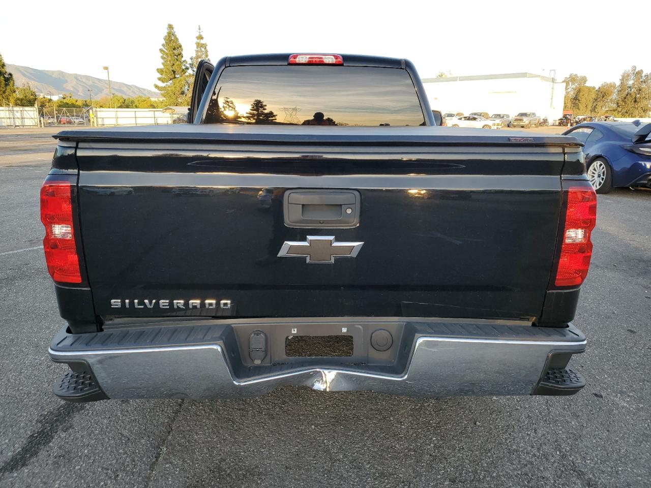 2018 Chevrolet Silverado VIN 1GCNCNEC4JZ323333 Copart auction photo, side damage thumbnail 6