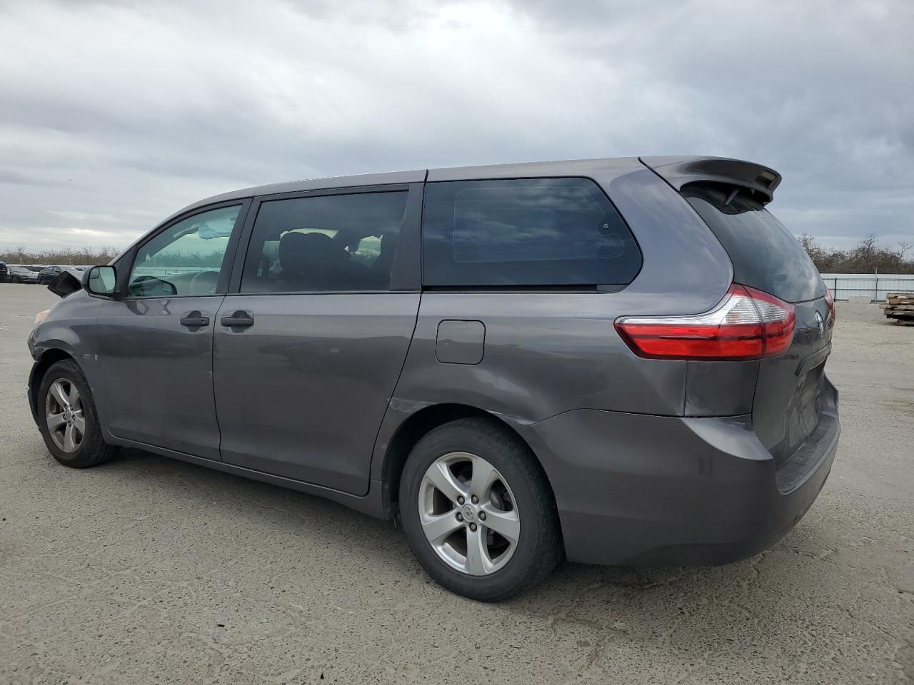 2017 Toyota Sienna VIN 5TDZZ3DC4HS808458 Copart auction photo, front end damage thumbnail 2