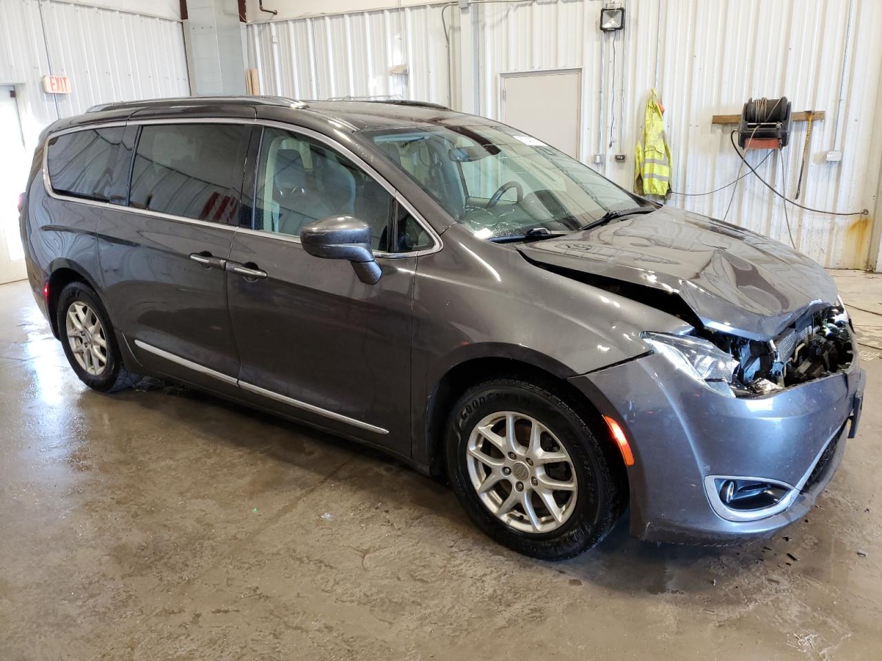 2020 Chrysler Pacifica VIN 2C4RC1BG1LR133648 Copart auction photo, front end damage thumbnail 4