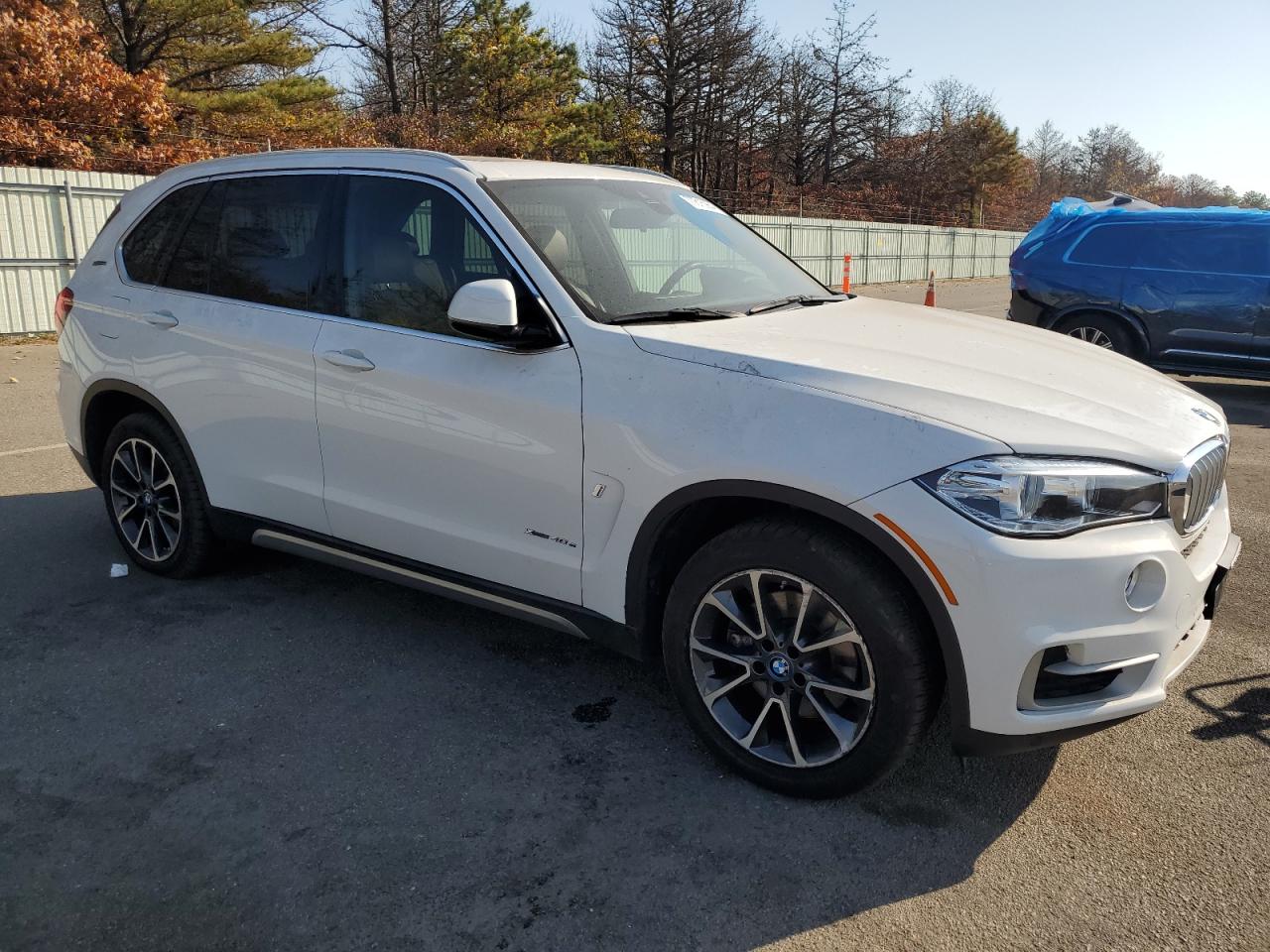 2018 BMW X5 VIN 5UXKT0C57J0W03910 Copart auction photo, front end / minor dent/scratches damage thumbnail 4