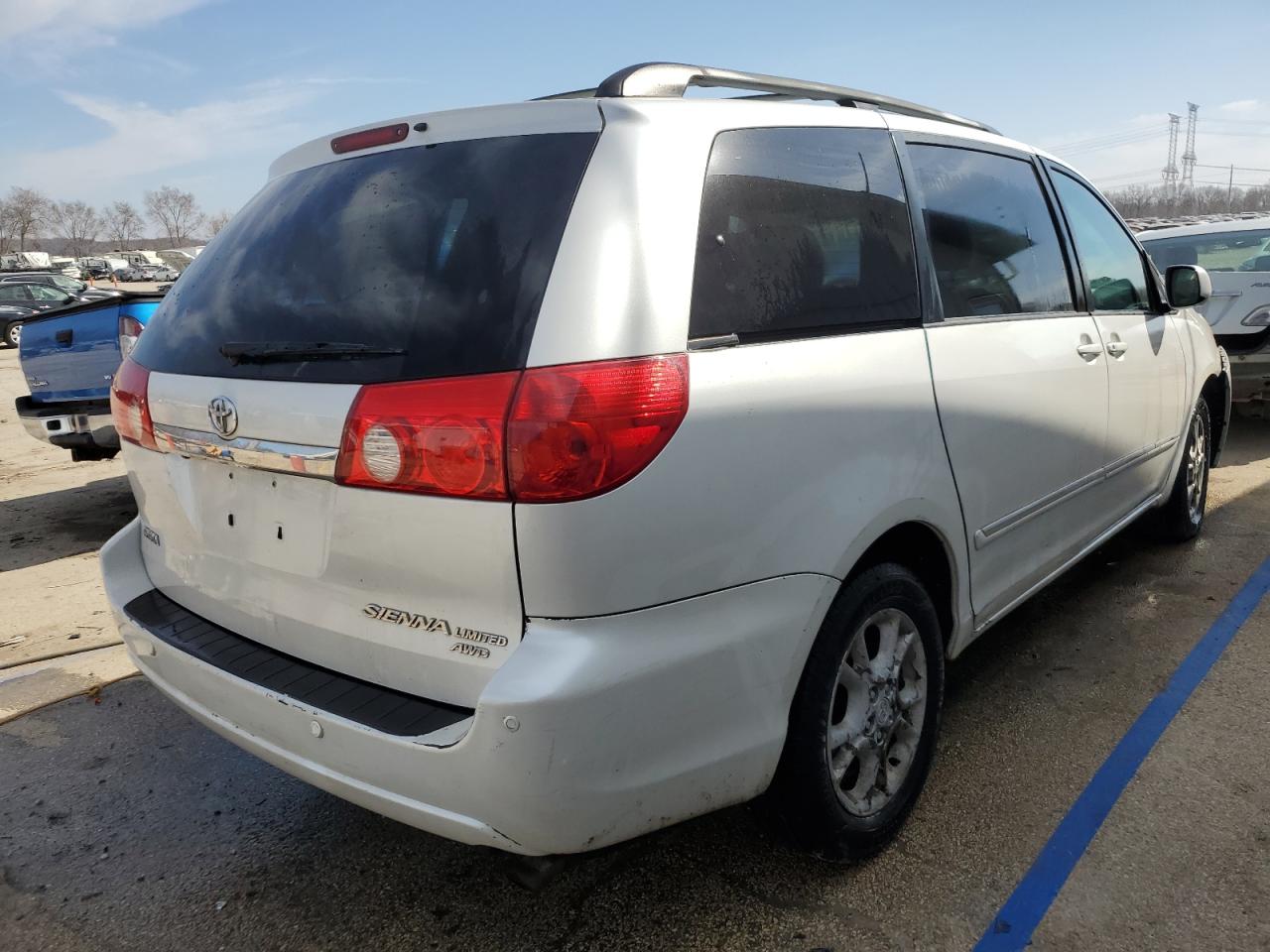 2006 Toyota Sienna VIN 5TDBA22C16S061551 Copart auction photo, front end / rear end damage thumbnail 3