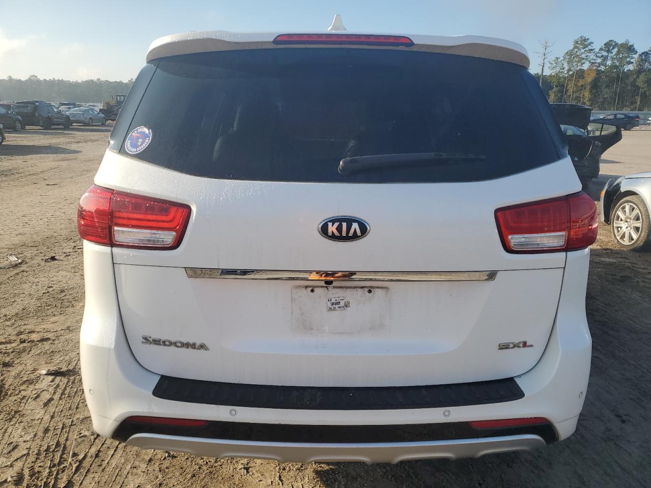 2017 KIA Sedona VIN KNDME5C16H6334580 Copart auction photo, front end damage thumbnail 6