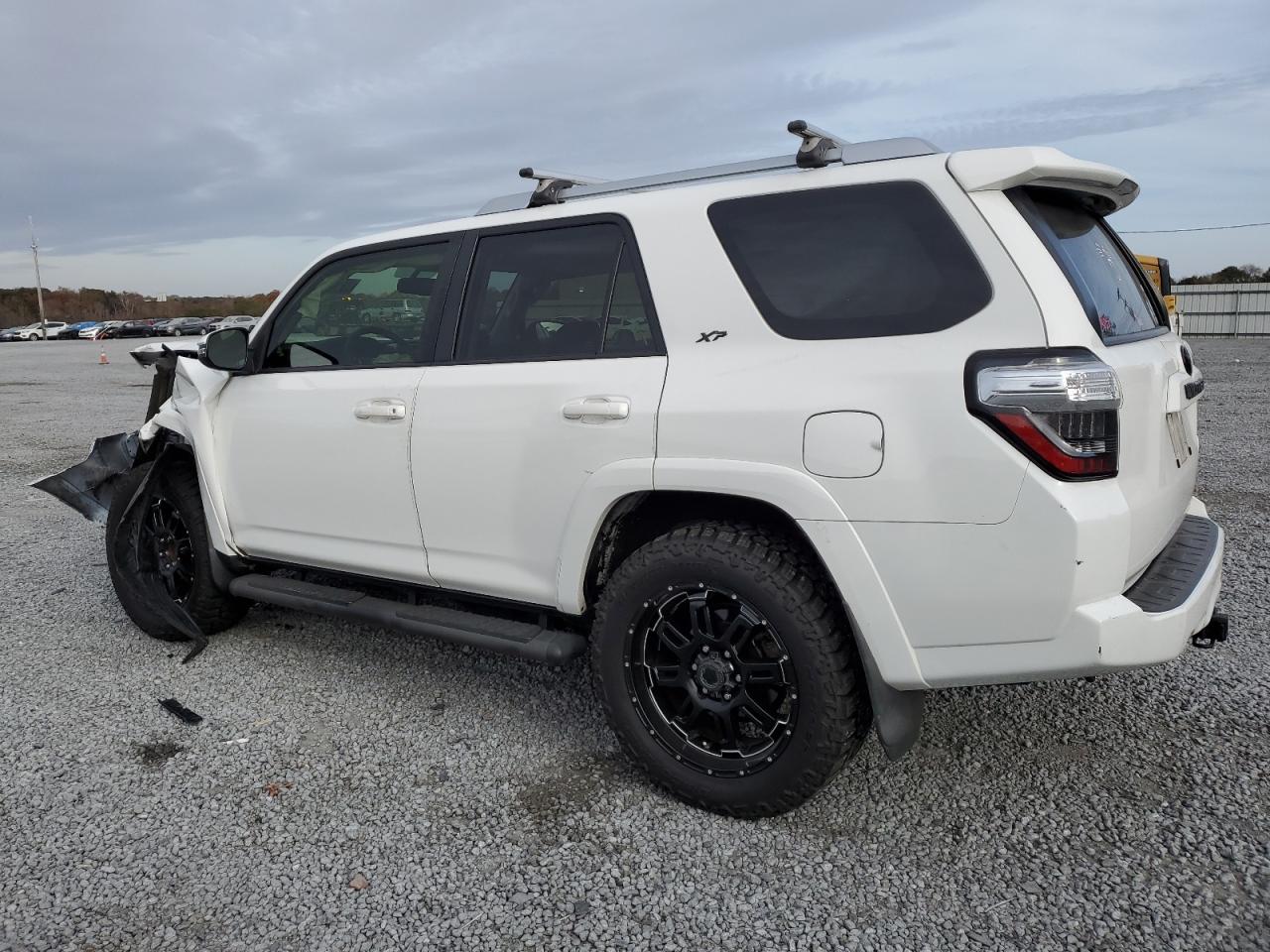 2018 Toyota 4Runner VIN JTEZU5JR5J5184695 Copart auction photo, front end damage thumbnail 2