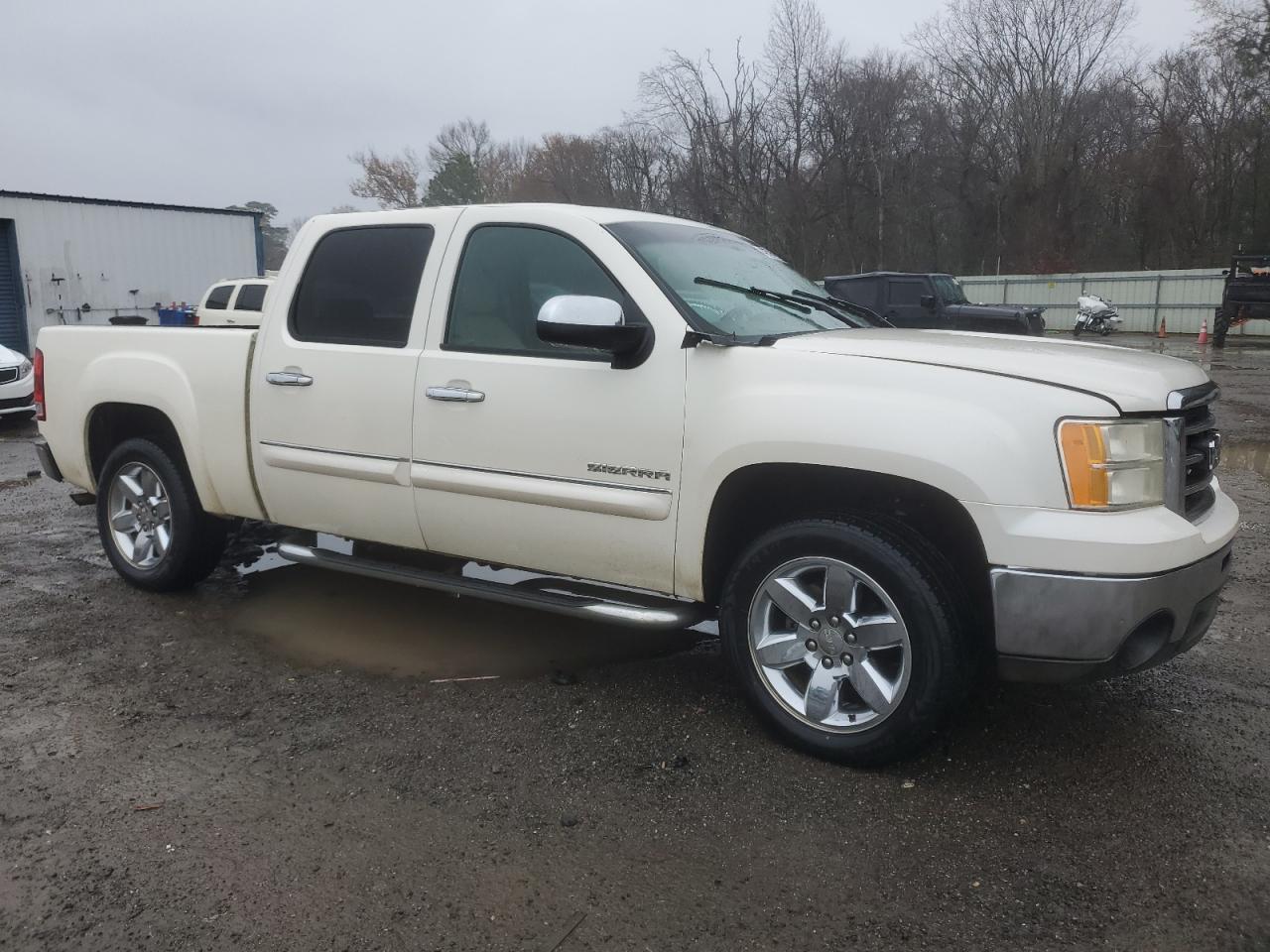 2012 GMC Sierra VIN 3GTP1VE02CG306876 Copart auction photo, undercarriage / minor dent/scratches damage thumbnail 4