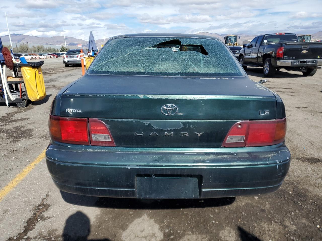 1996 Toyota Camry VIN 4T1BG12K4TU715221 Copart auction photo, vandalism / rear end damage thumbnail 6