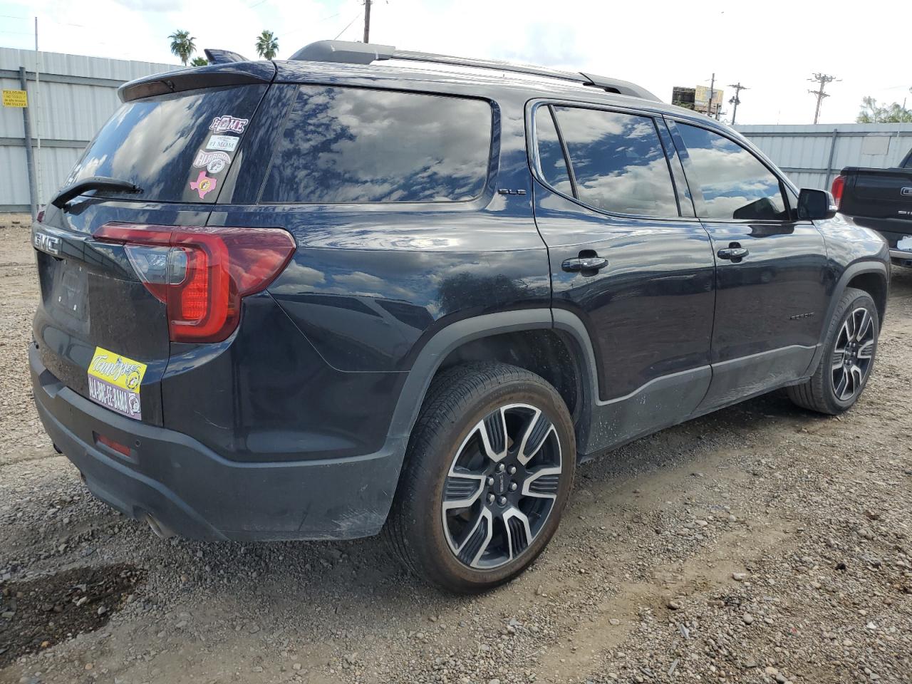 2021 GMC Acadia VIN 1GKKNKLA2MZ139157 Copart auction photo, front end / side damage thumbnail 3