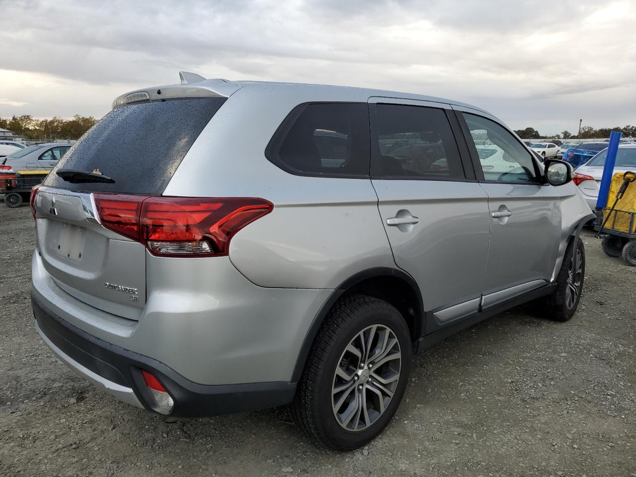 2018 Mitsubishi Outlander VIN JA4AZ3A3XJZ041506 Copart auction photo, front end damage thumbnail 3