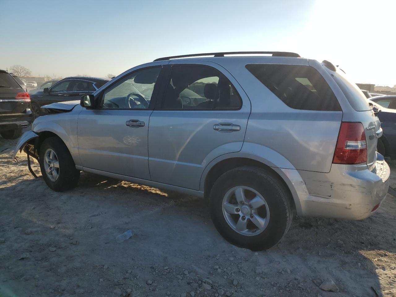 2008 KIA Sorento VIN KNDJD735685819683 Copart auction photo, front end / side damage thumbnail 2