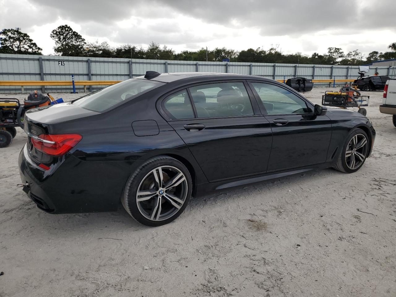2019 BMW 7er VIN WBA7F0C54KGM24812 Copart auction photo, water/flood / minor dent/scratches damage thumbnail 3