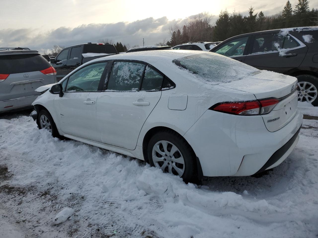 2020 Toyota Corolla VIN 5YFBPRBE0LP121512 Copart auction photo, front end / side damage thumbnail 2