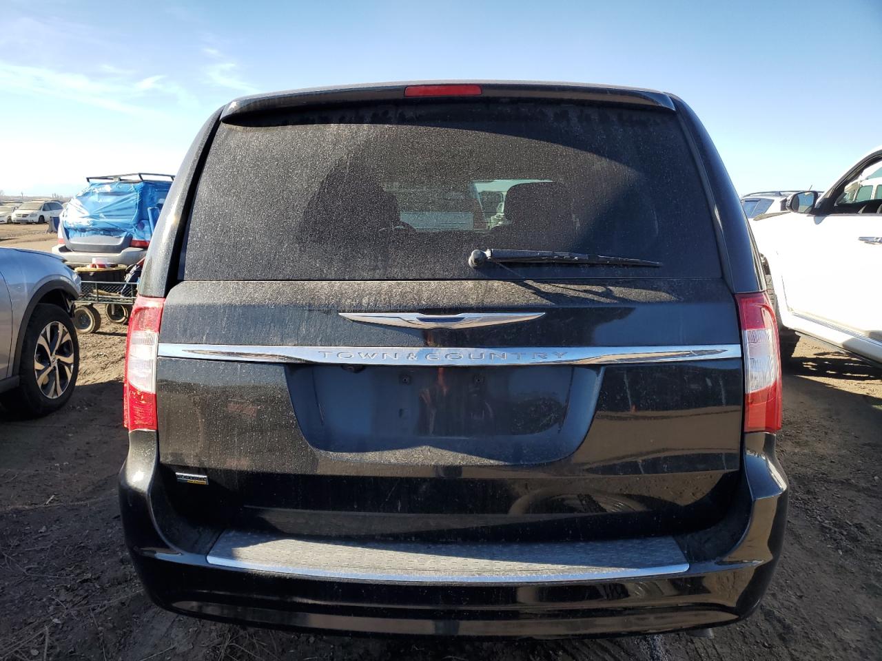 2016 Chrysler Town & Country VIN 2C4RC1BG4GR292587 Copart auction photo, front end damage thumbnail 6