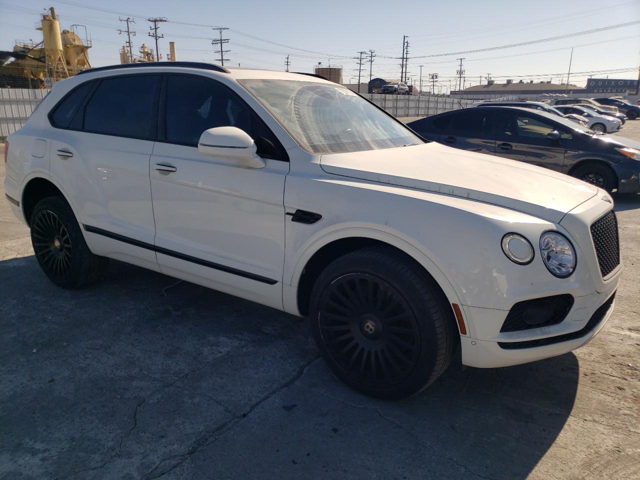 2018 Bentley Bentayga VIN SJAAC4ZV9JC020797 Copart auction photo, rear end damage thumbnail 4
