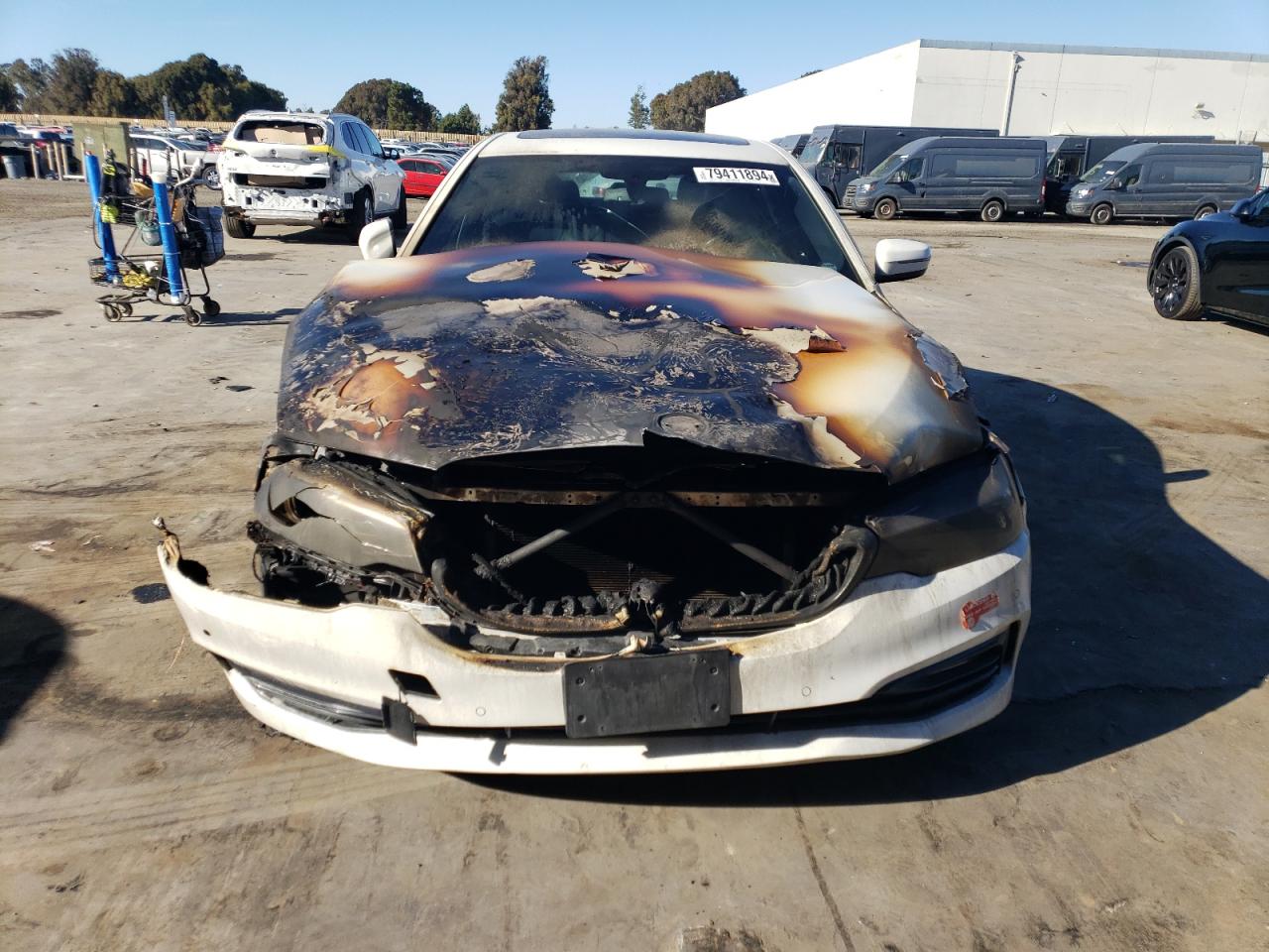 2018 BMW 5er VIN WBAJA9C55JB250561 Copart auction photo, burn - engine damage thumbnail 5