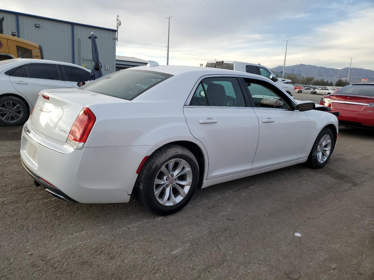 2015 Chrysler 300 VIN 2C3CCAAG6FH931293 Copart auction photo, front end damage thumbnail 3