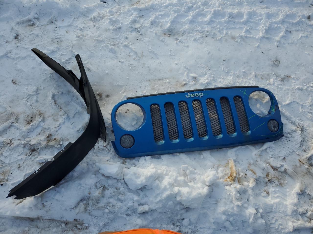 2015 Jeep Wrangler VIN 1C4BJWDG2FL522443 Copart auction photo, front end / minor dent/scratches damage thumbnail 12