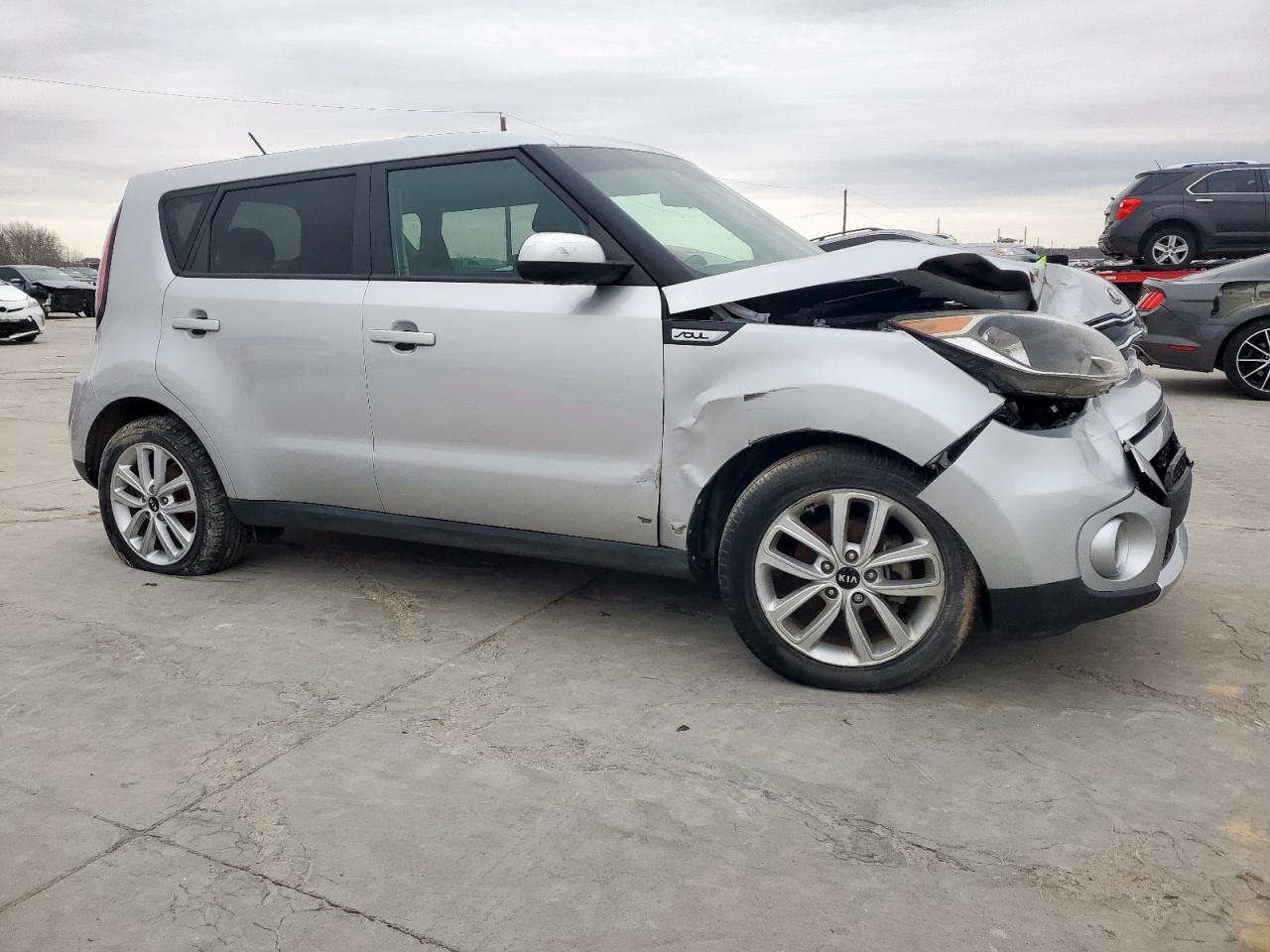 2018 KIA Soul VIN KNDJP3A5XJ7559611 Copart auction photo, front end / side damage thumbnail 4