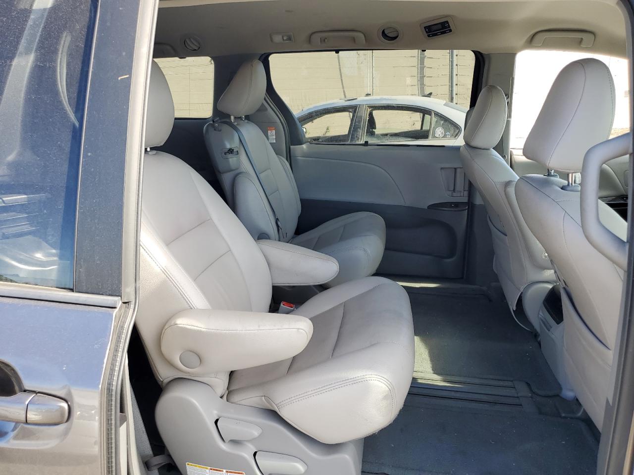 2015 Toyota Sienna VIN 5TDKK3DC5FS529426 Copart auction photo, front end damage thumbnail 11