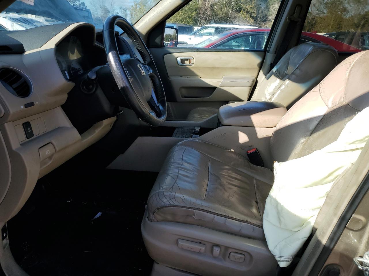 2011 Honda Pilot VIN 5FNYF3H52BB043388 Copart auction photo, all over damage thumbnail 7