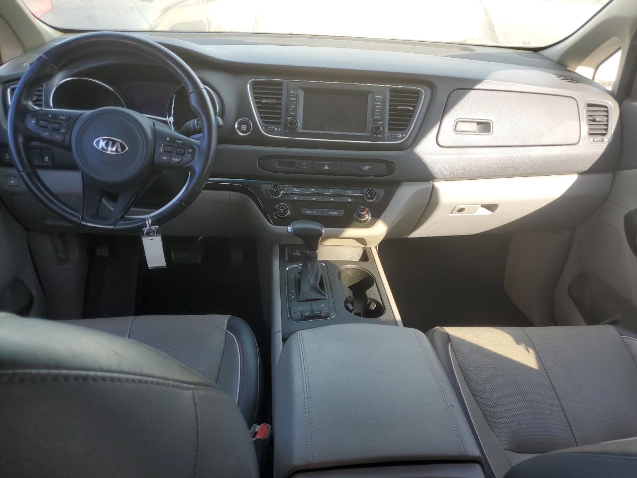 2017 KIA Sedona VIN KNDMB5C16H6326133 Copart auction photo, front end / side damage thumbnail 8