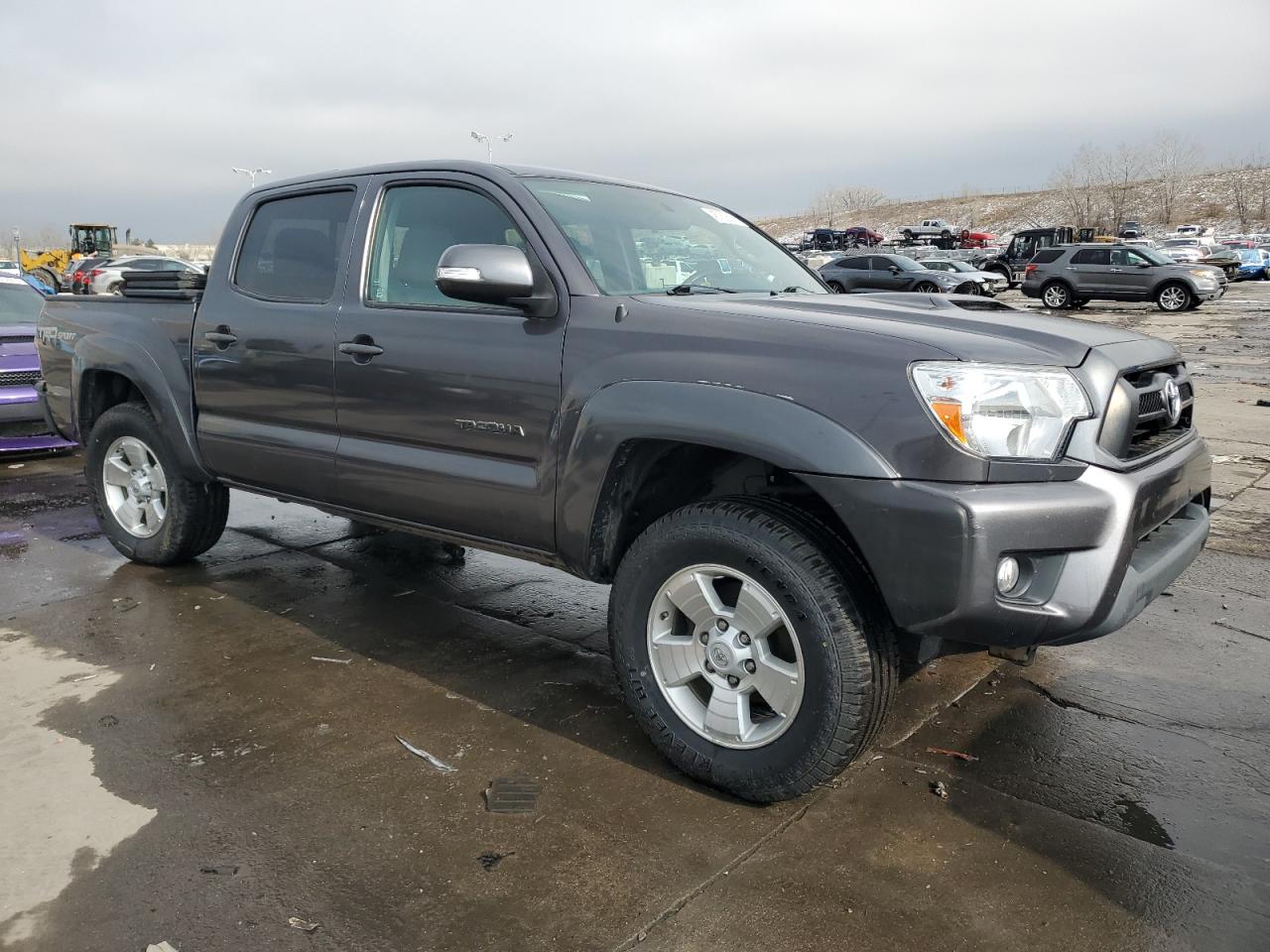 2015 Toyota Tacoma VIN 5TFLU4EN2FX119052 Copart auction photo, rear end damage thumbnail 4