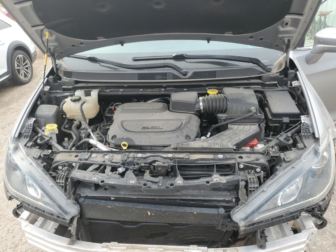 2019 Chrysler Pacifica VIN 2C4RC1BGXKR570448 Copart auction photo, front end / minor dent/scratches damage thumbnail 12