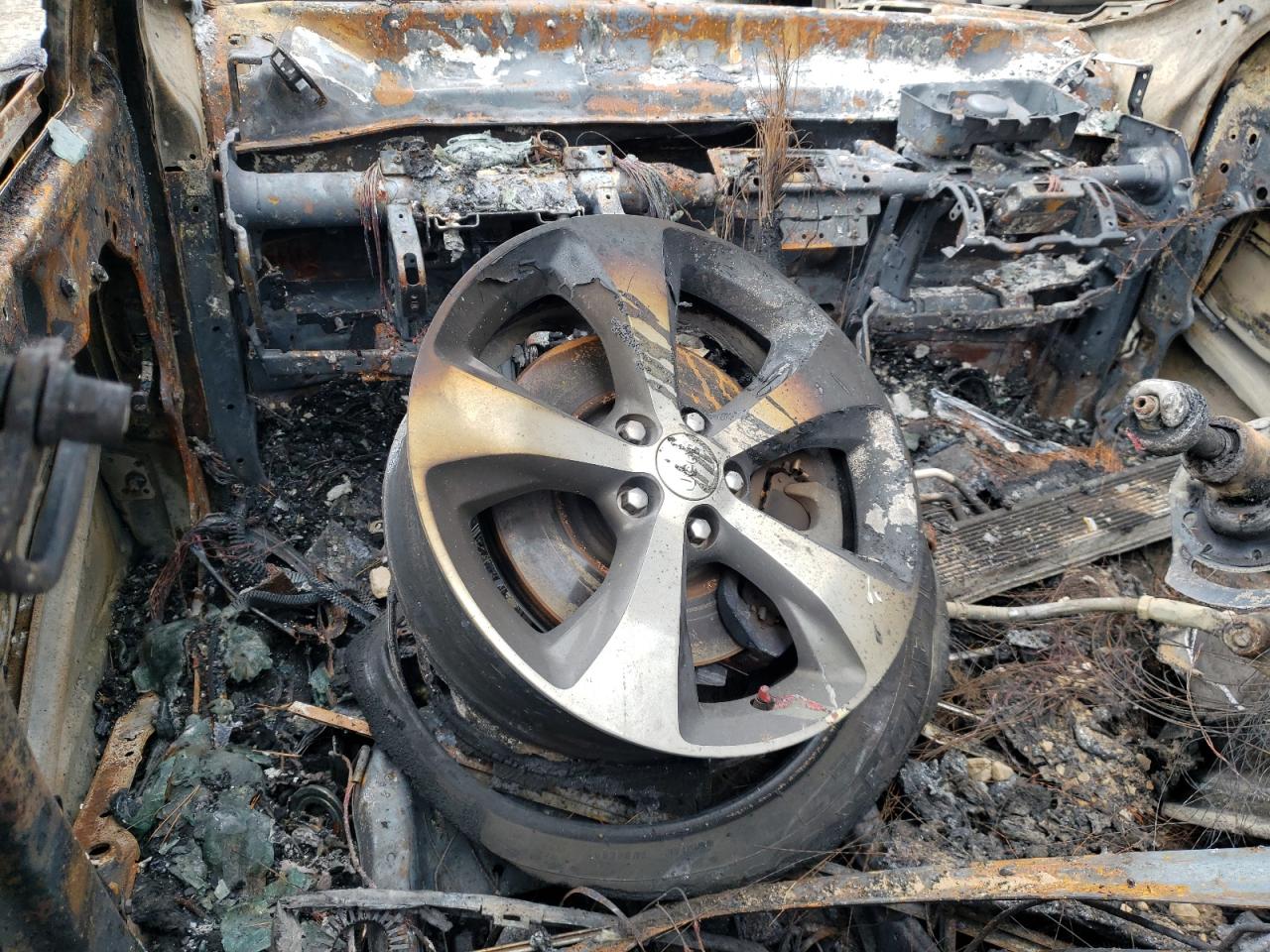 2019 Jeep Grand Cherokee VIN 1C4PJMDX6KD139538 Copart auction photo, burn damage thumbnail 8