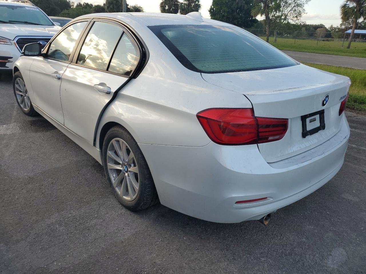 2016 BMW 3er VIN WBA8E1G51GNT36617 Copart auction photo, water/flood damage thumbnail 2