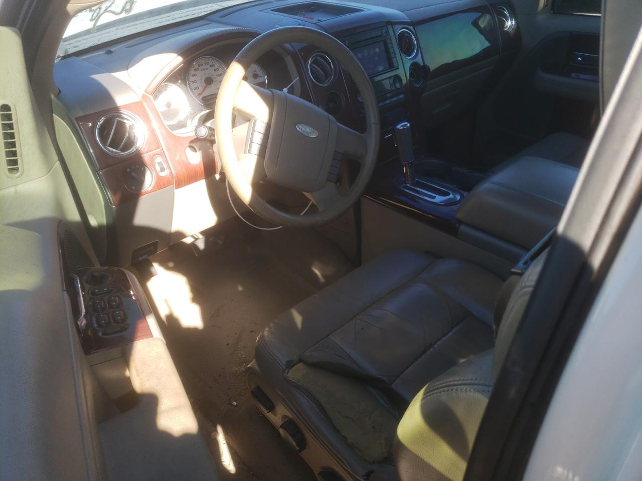2007 Ford F-150 VIN 1FTRX12V87FA31098 Copart auction photo, front end / side damage thumbnail 8