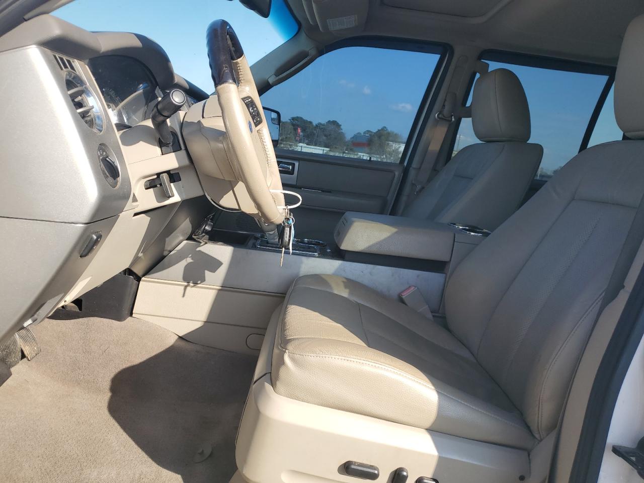2014 Ford Expedition VIN 1FMJU1K53EEF00196 Copart auction photo, front end damage thumbnail 7