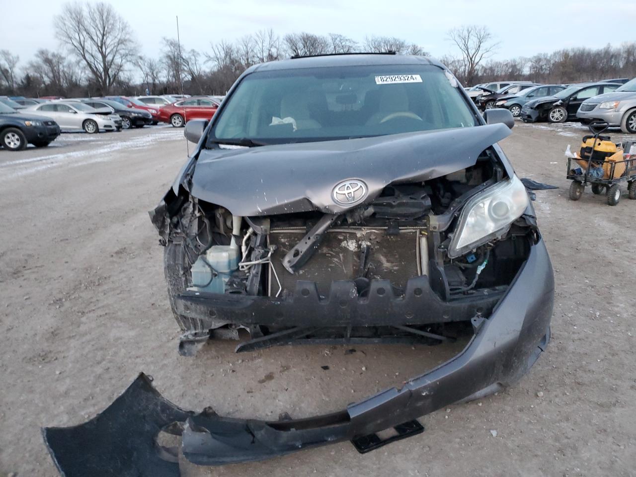 2011 Toyota Sienna VIN 5TDKK3DC8BS063047 Copart auction photo, front end damage thumbnail 5