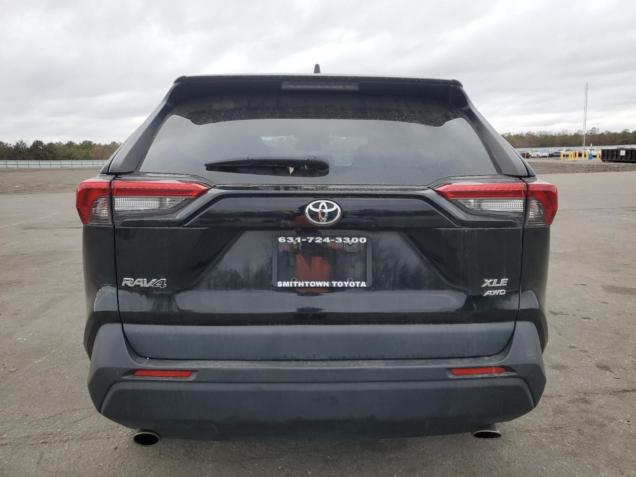 2021 Toyota RAV 4 VIN 2T3P1RFV9MC184800 Copart auction photo, front end / minor dent/scratches damage thumbnail 6