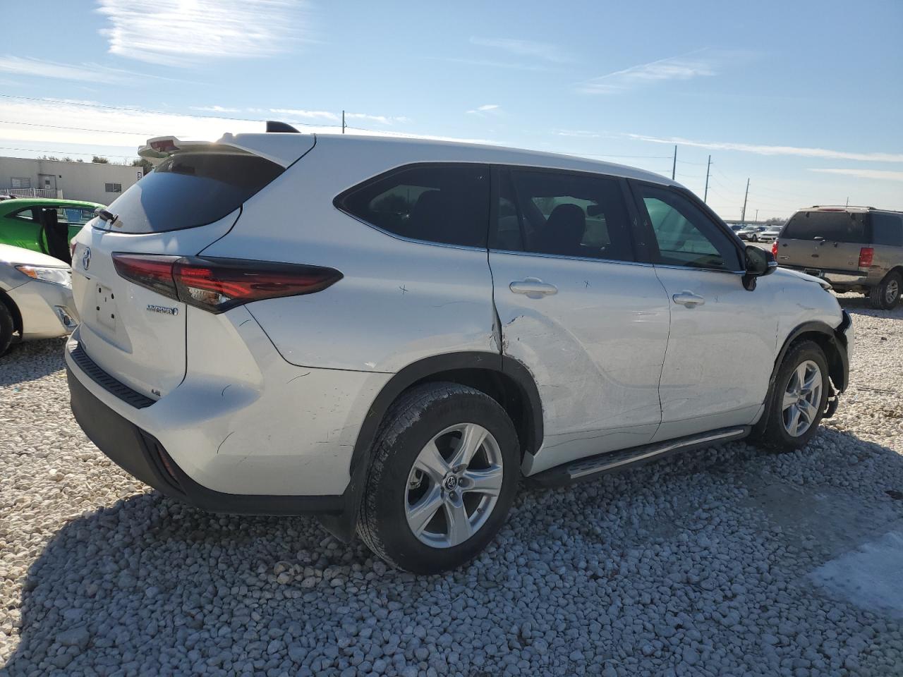2024 Toyota Highlander VIN 5TDZARAH0RS025424 Copart auction photo, front end damage thumbnail 3